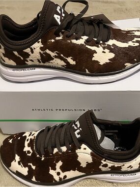 APL WOMEN'S ICONIC PHANTOM DEEP BROWN/WHITE/COW